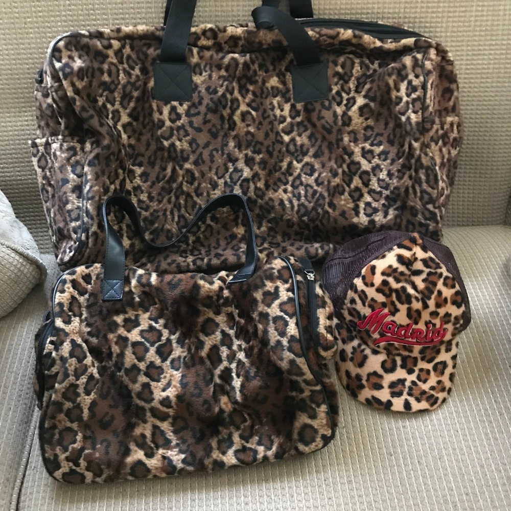 Travel Bags Animal Print and Hat